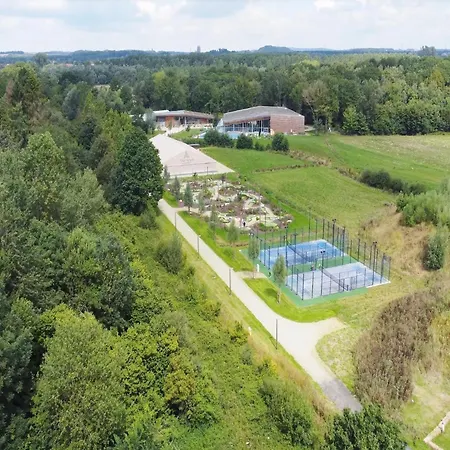 בית נופש Stylish Loft With Sauna Antoing